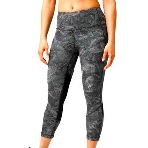 Lululemon Pace Rival High-Rise Crop 22" - Size 8